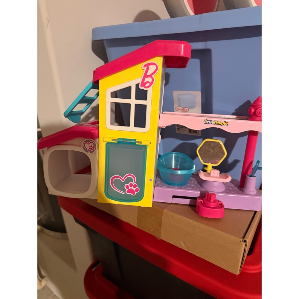 Fisher Price Little People Barbie Play and Care Pet Spa Playset Pink Yellow